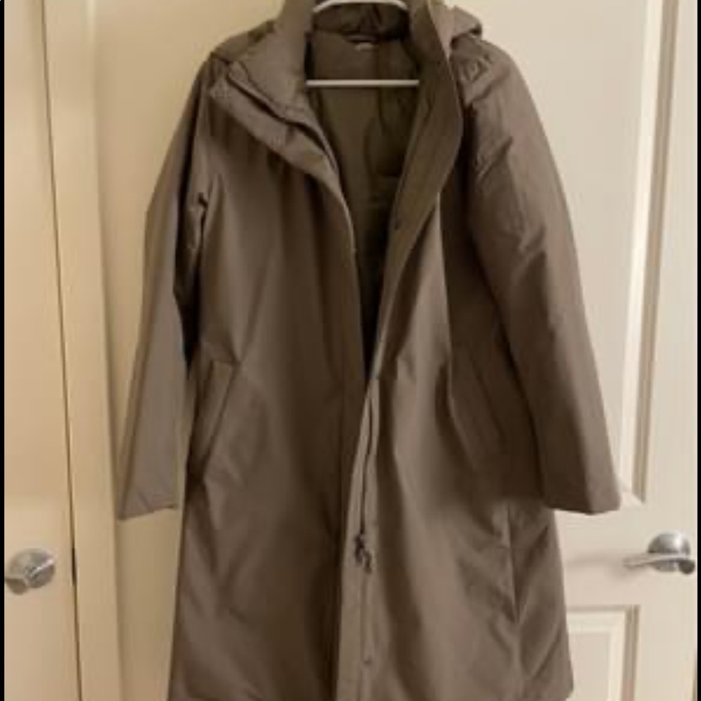 Warm and cute Uniqlo Long hybrid coat (sold out online) - Picture 1 of 5